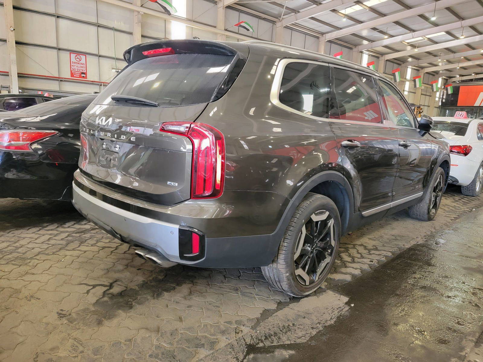 2023 KIA TELLURIDE — sold — 29938 Miles — Lot 80442495 — Main - Marhaba Auctions Used Cars - Image 2