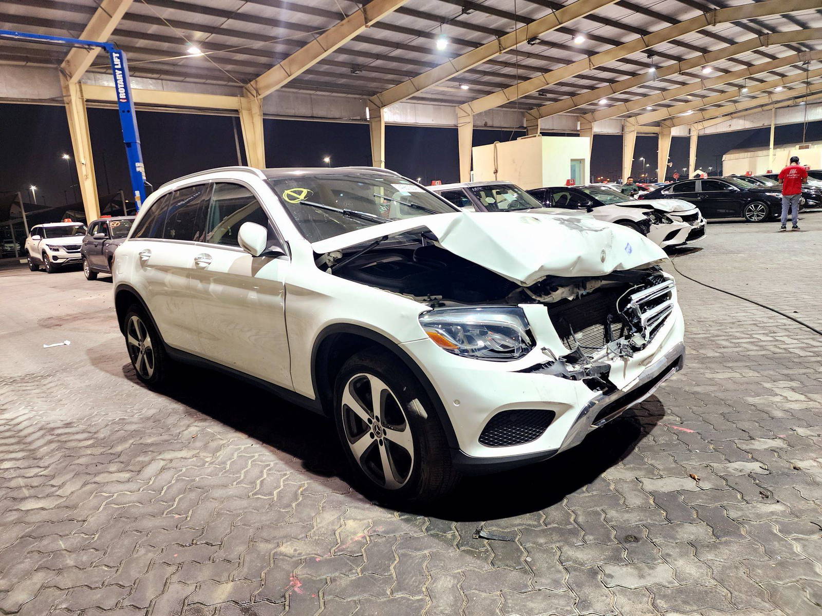 2018 MERCEDES BENZ GLC-300 — 130411 KM — Lot 74961254 — Souq - Marhaba Auctions Used Cars - Image 5