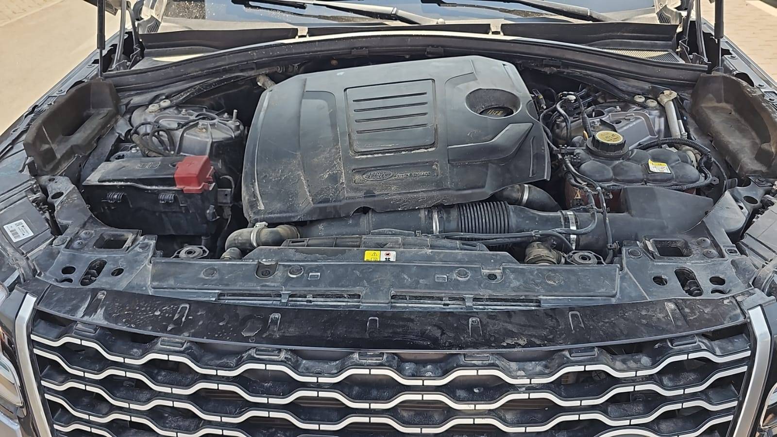 2020 LAND ROVER RANGE ROVER VELAR — 70432 KM — Lot LA269414 — Souq - Marhaba Auctions Used Cars - Image 12