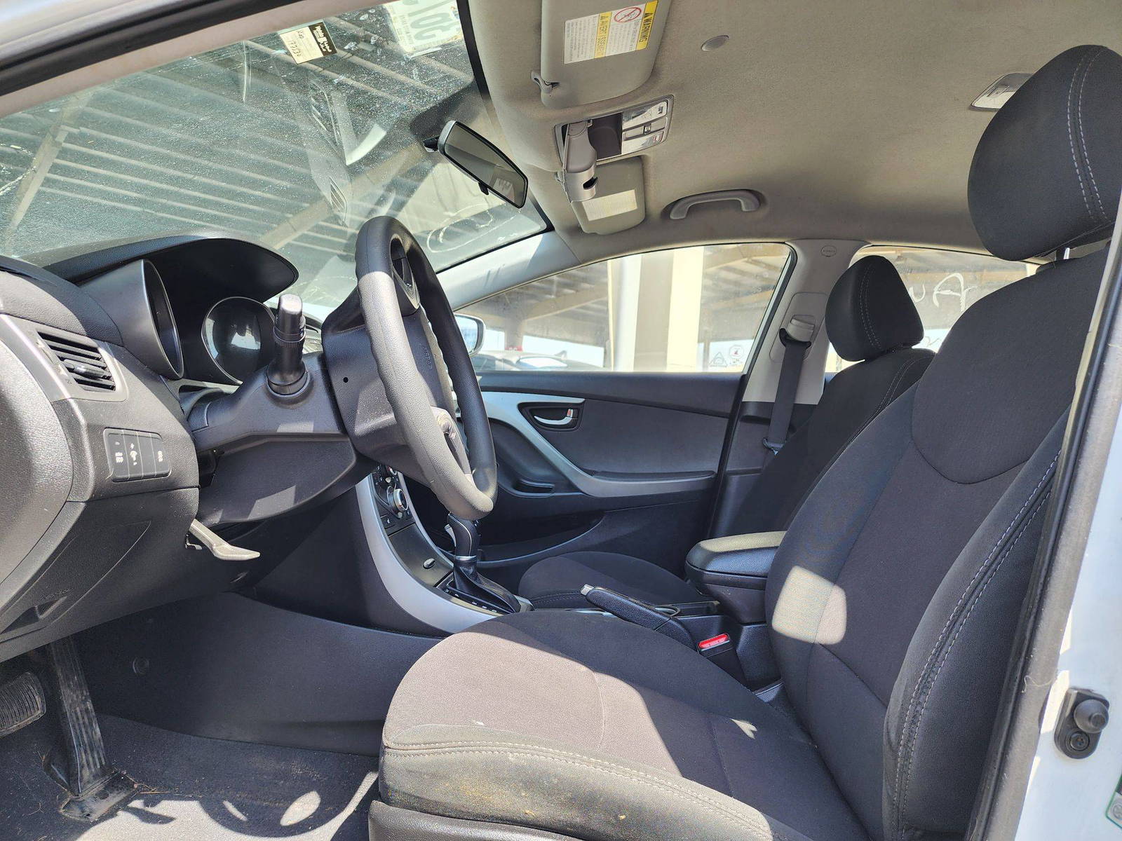 2016 HYUNDAI ELANTRA — 177530 KM — Lot 36790012 — Souq - Marhaba Auctions Used Cars - Image 8