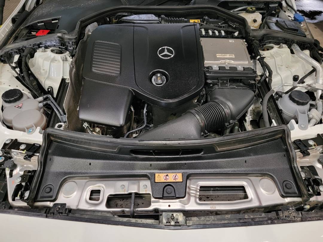 MERCEDES BENZ C300 2023 - Marhaba Auction Used Cars - Image 12