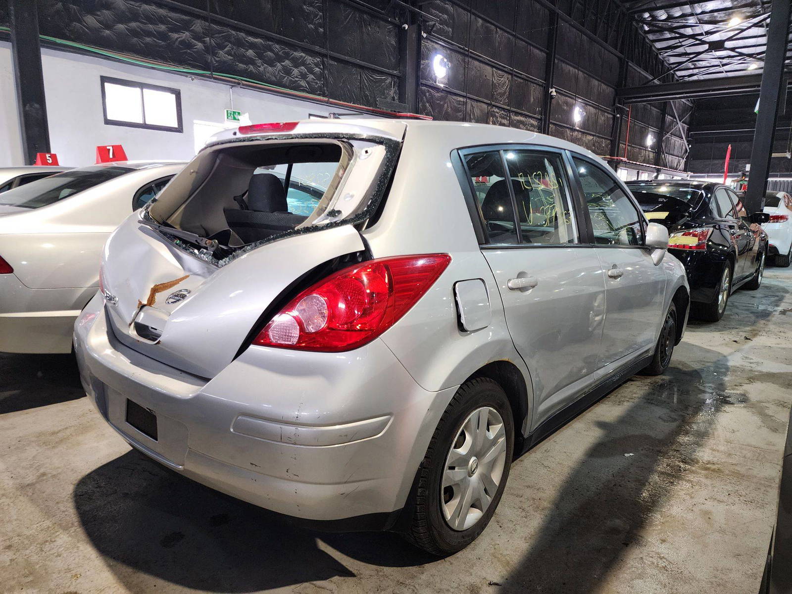 2012 NISSAN VERSA — 180128 KM — Lot 12152851 — Main - Marhaba Auctions Used Cars - Image 5