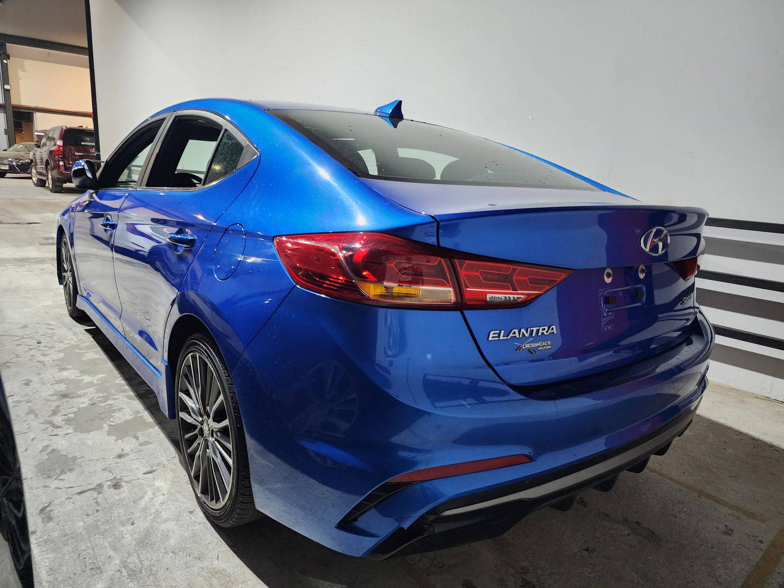 2017 HYUNDAI ELANTRA — 157896 Miles — Lot 1215700 — Al Quoz - Marhaba Auctions Used Cars - Image 5