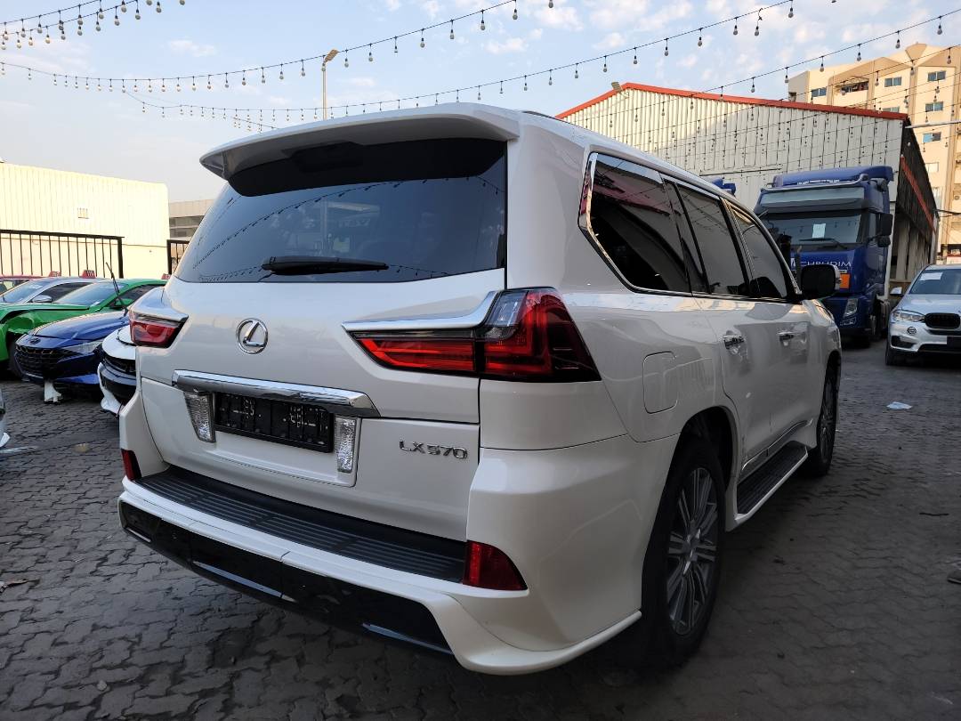 2016 LEXUS LX 570 — 115305 KM — Lot G4215610 — Main - Marhaba Auctions Used Cars - Image 4