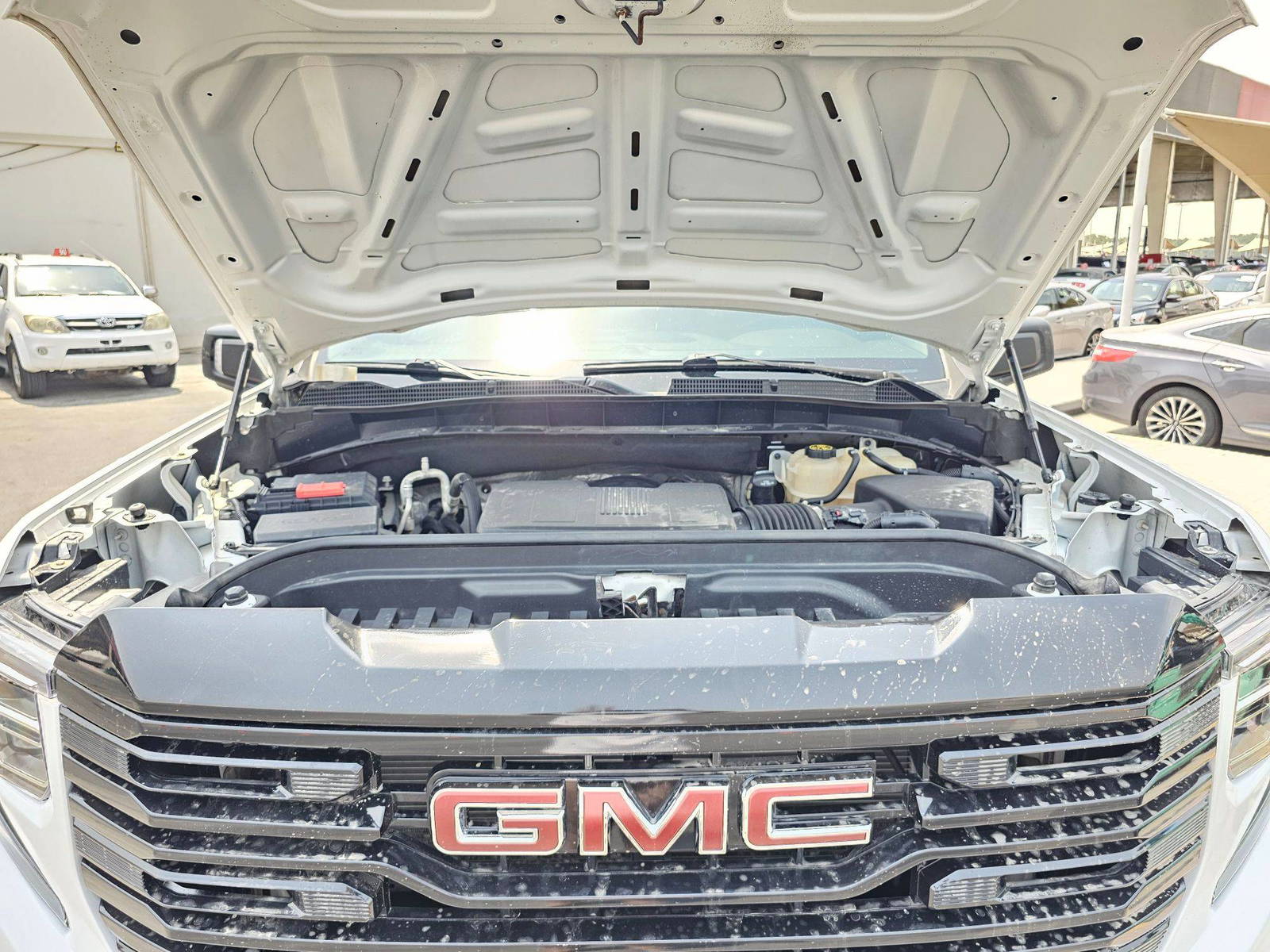 2019 GMC SIERRA — 92570 Miles — Lot AEHXKG158028 — Souq - Marhaba Auctions Used Cars - Image 11