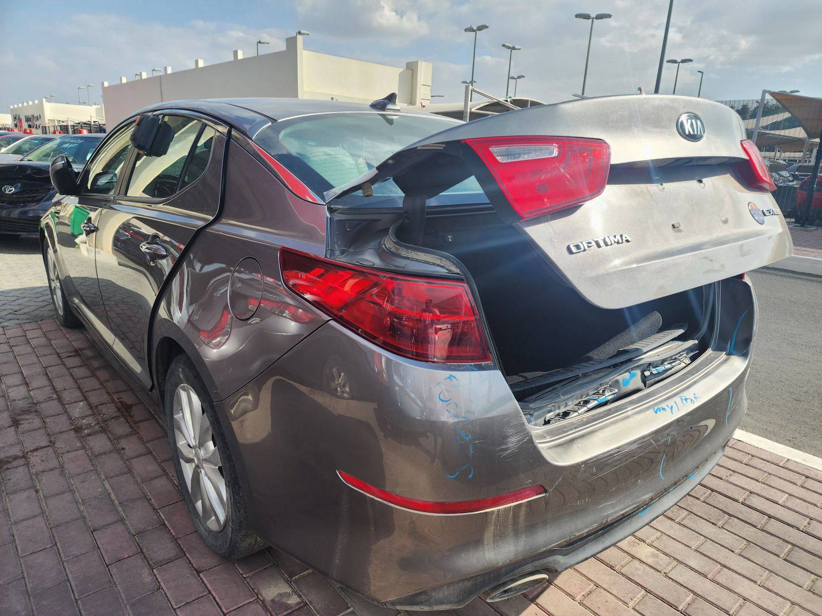 2015 KIA OPTIMA — 186982 Miles — Lot 37629645 - Marhaba Auctions Used Cars - Image 11