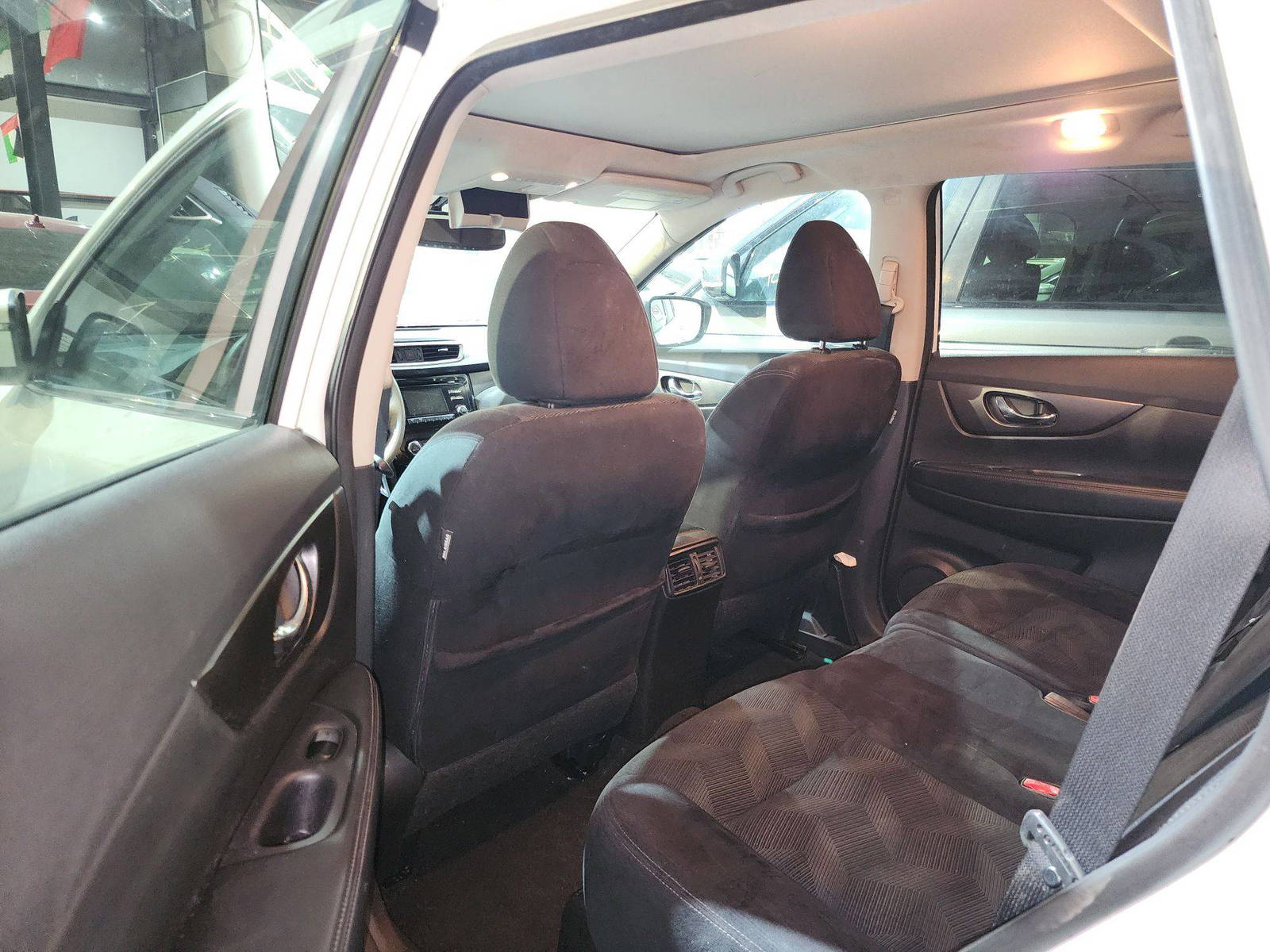 2015 NISSAN ROGUE — 199701 Miles — Lot 24526 — Souq - Marhaba Auctions Used Cars - Image 7