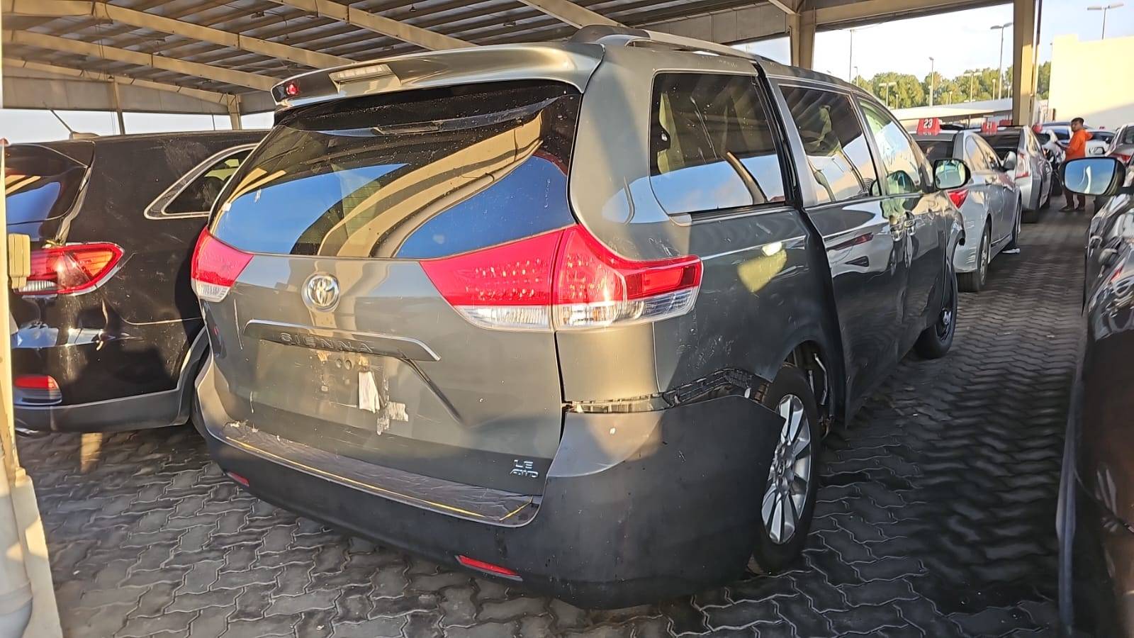 2011 TOYOTA SIENNA — 248697 Miles — Lot XBS016789 — Souq - Marhaba Auctions Used Cars - Image 9