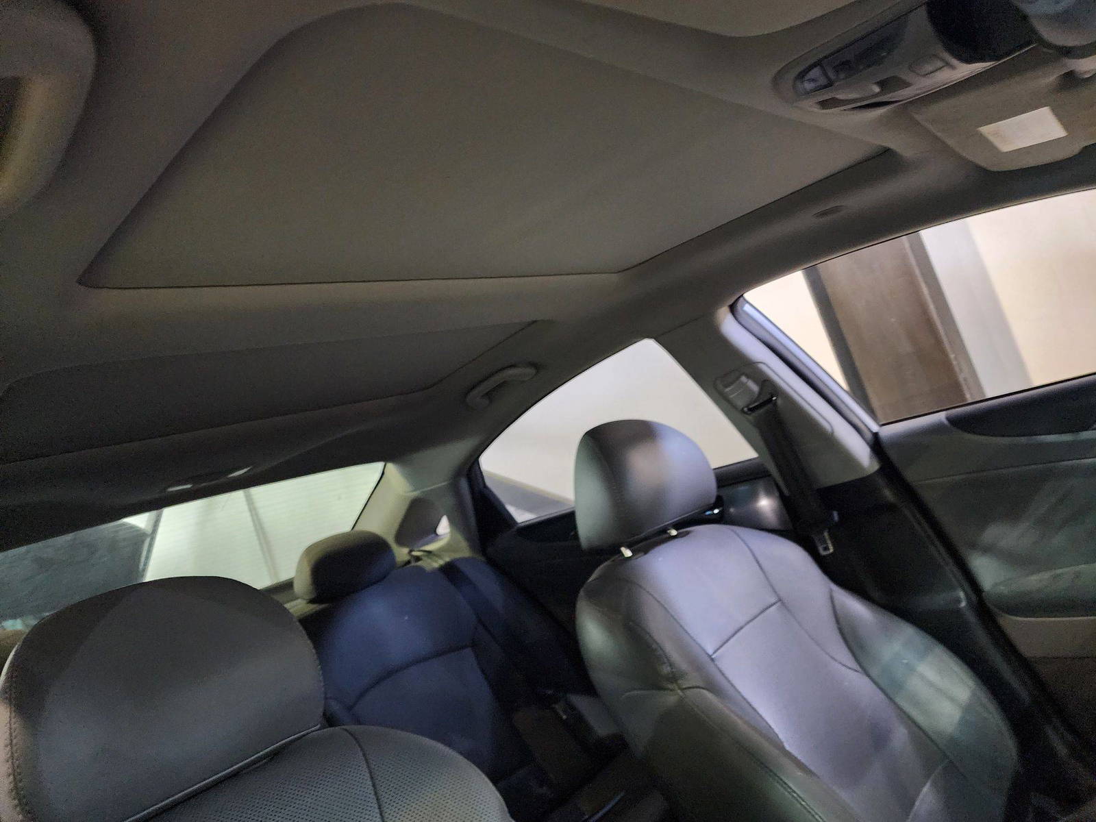 2015 HYUNDAI SONATA — 195495 Miles — Lot 129445 — Al Quoz - Marhaba Auctions Used Cars - Image 10