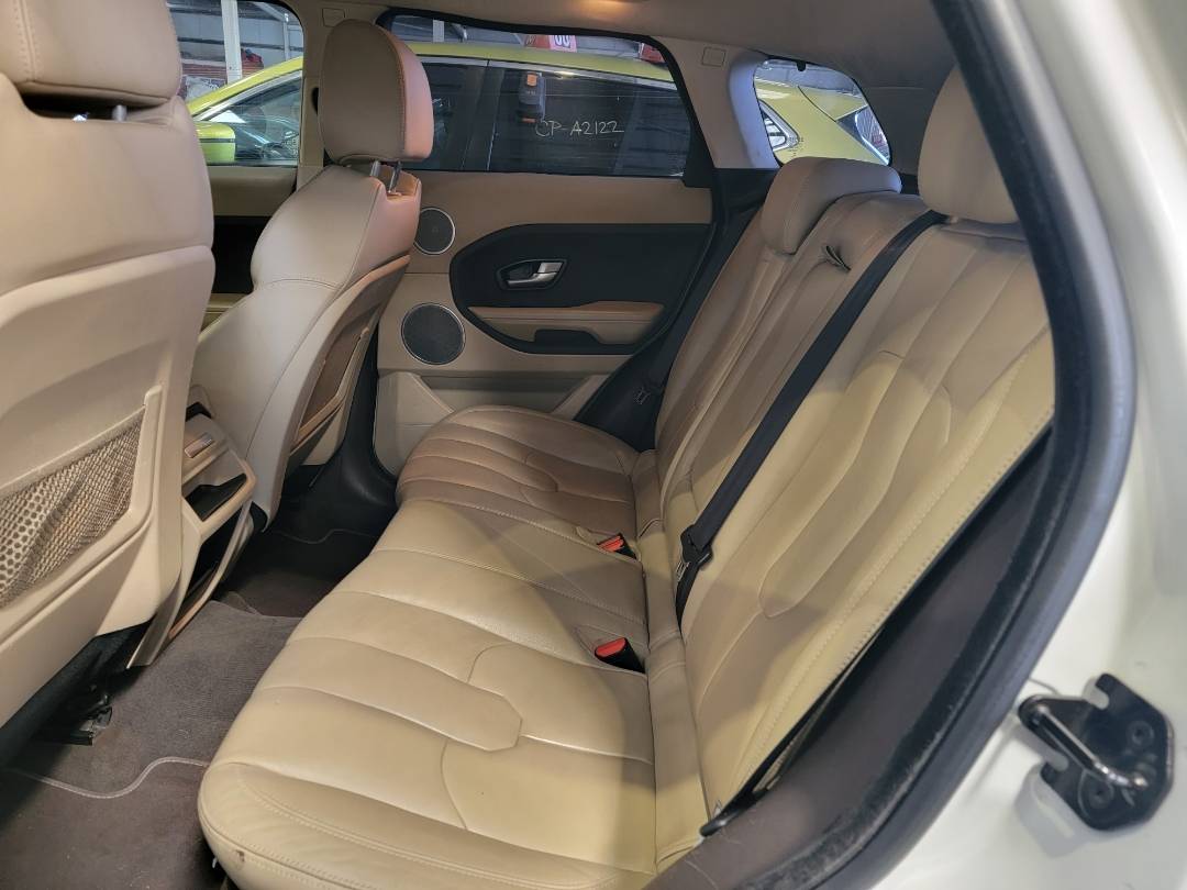 2015 LAND ROVER RANGE ROVER EVOQUE — 176960 KM — Lot FH036075 — Main - Marhaba Auctions Used Cars - Image 7