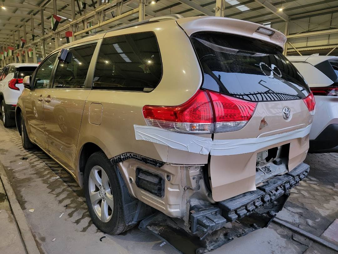 2011 TOYOTA SIENNA — 146797 Miles — Lot 145111 — Souq - Marhaba Auctions Used Cars - Image 3