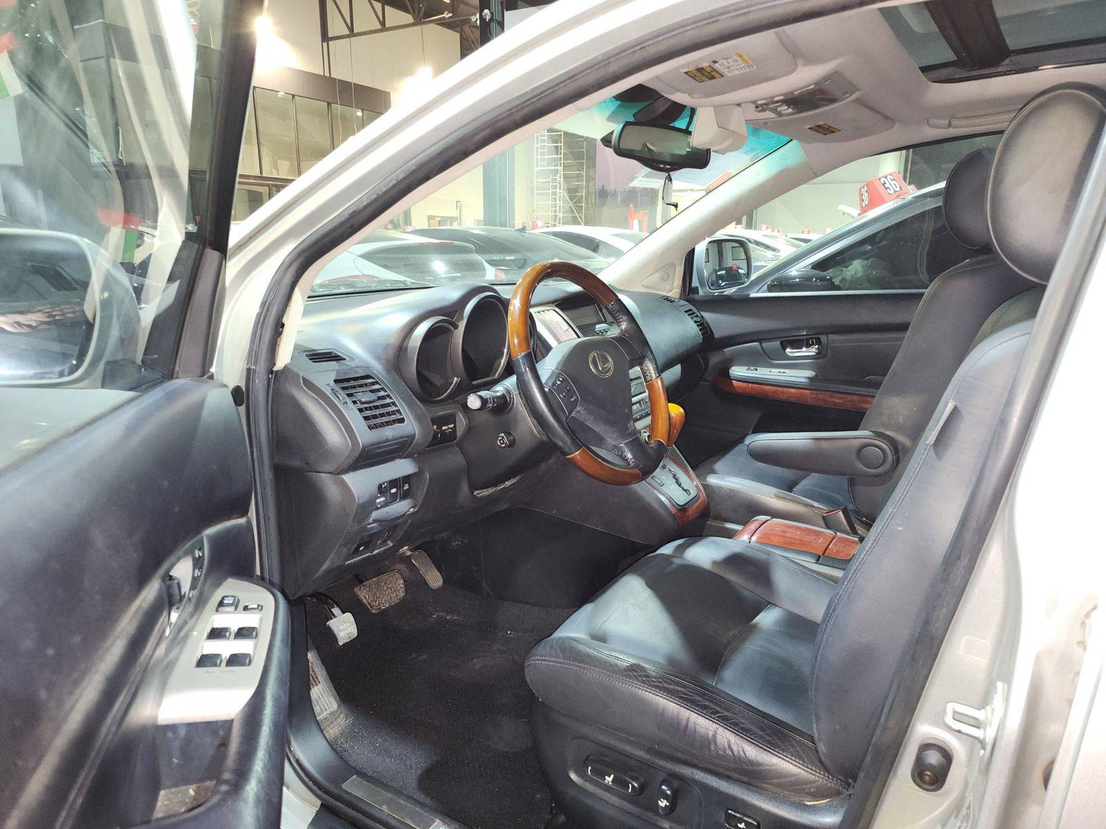 2005 LEXUS RX 330 — 74854 Miles — Lot 093894 — Main - Marhaba Auctions Used Cars - Image 10