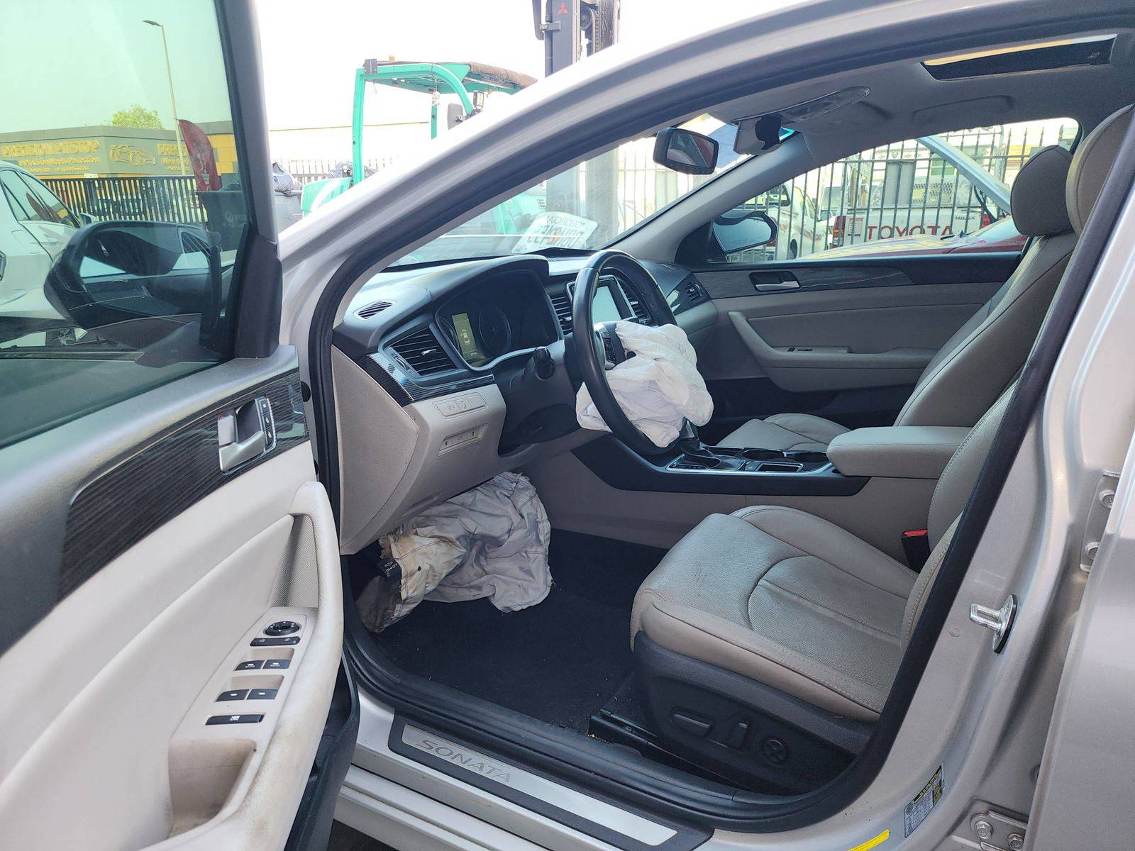 2018 HYUNDAI SONATA — 127191 Miles — Lot H682336 — Al Quoz - Marhaba Auctions Used Cars - Image 9