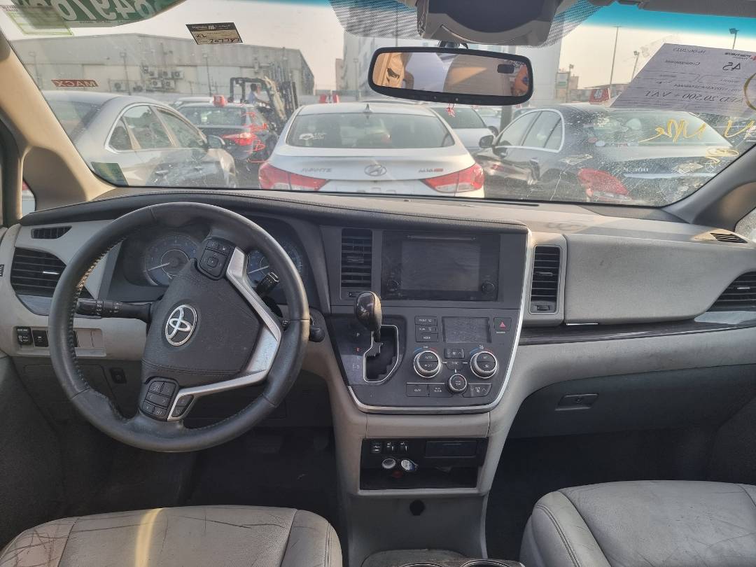 2015 TOYOTA SIENNA — 207787 Miles — Lot 686664 — Ind. 12 - Marhaba Auctions Used Cars - Image 5