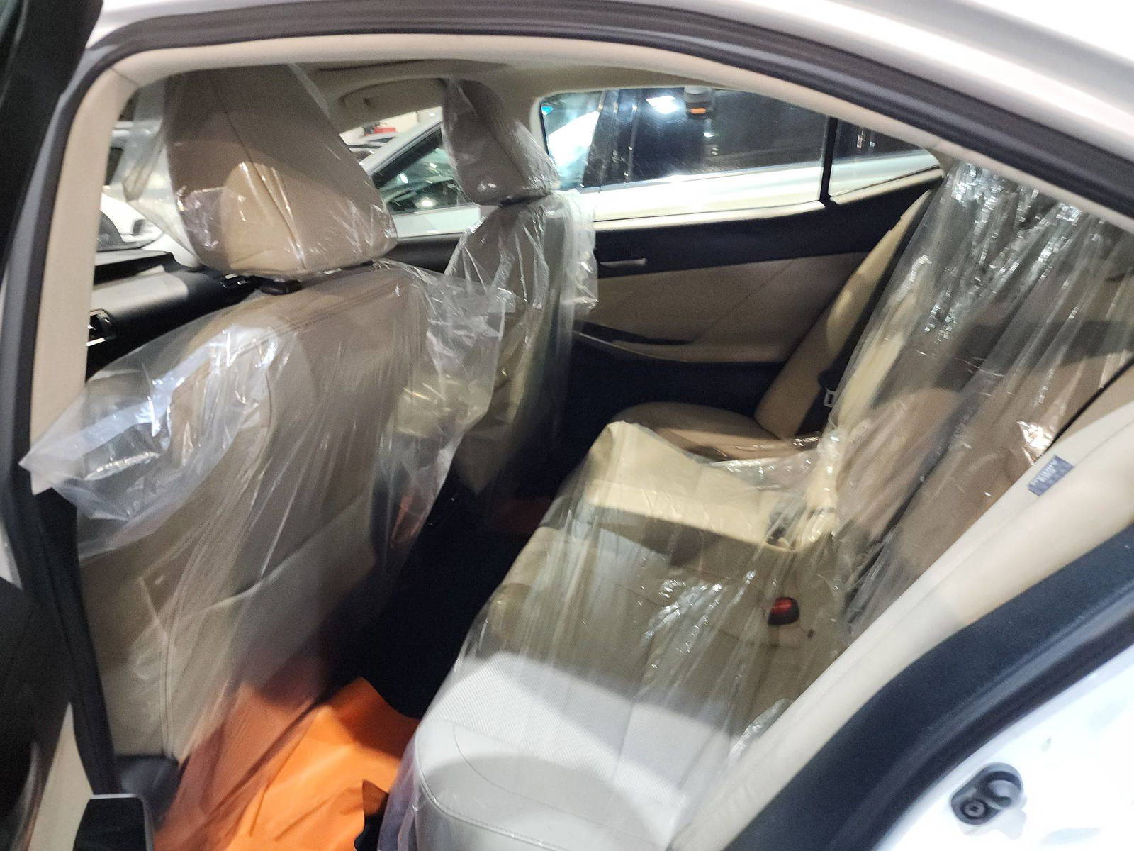 2019 LEXUS IS 300 — 117518 Miles — Lot 5100892 — Al Quoz - Marhaba Auctions Used Cars - Image 8
