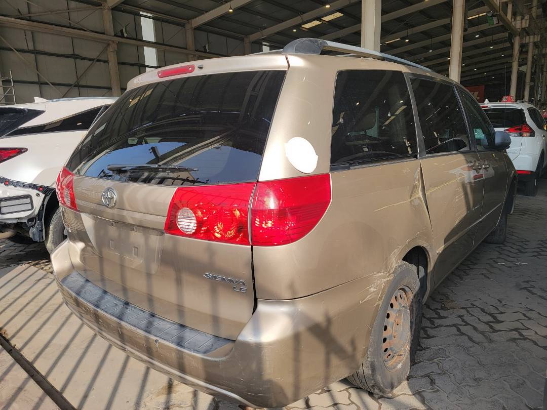 2004 TOYOTA SIENNA — 179849 Miles — Lot 77112783 — Ind. 12 - Marhaba Auctions Used Cars - Image 5