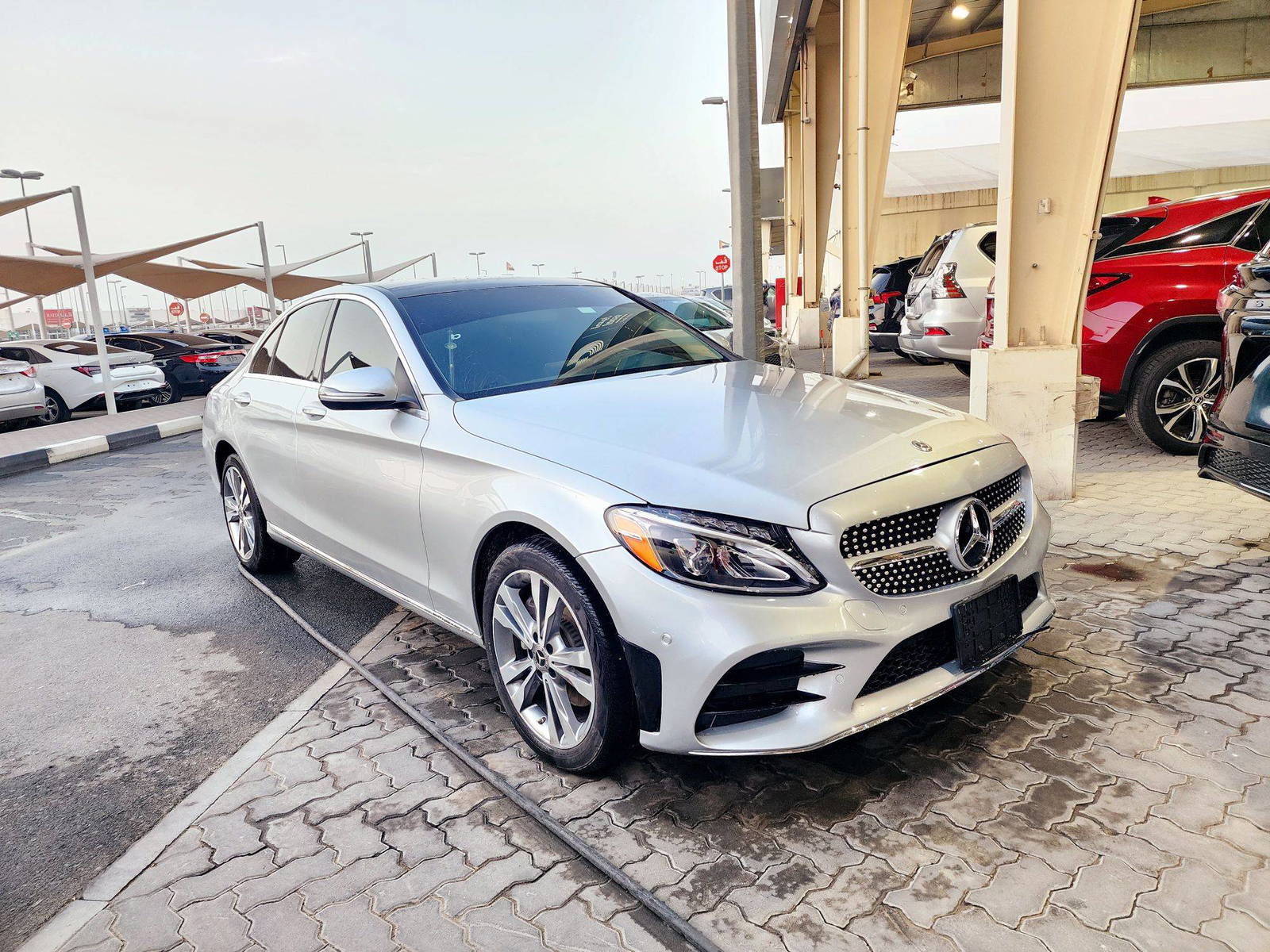2018 MERCEDES BENZ C300 — 98365 KM — Lot JR327625 — Souq - Marhaba Auctions Used Cars - Image 4