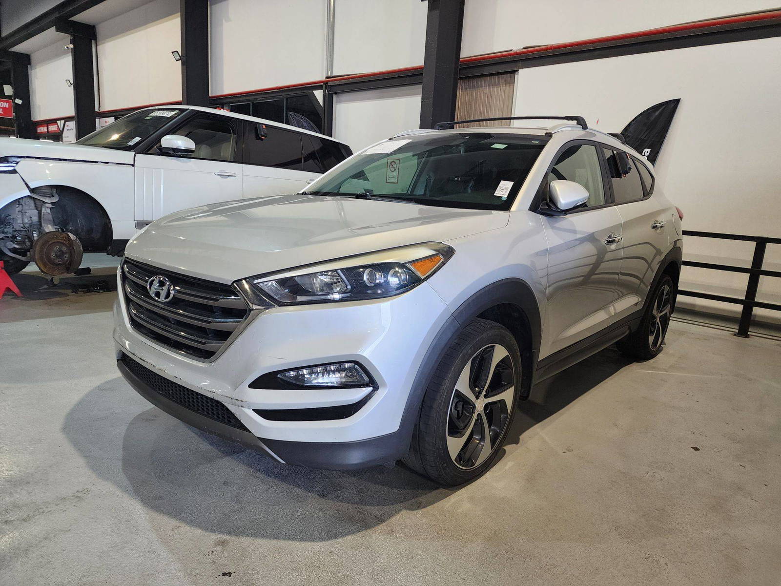 2016 HYUNDAI TUCSON — 116448 Miles — Lot 38922066 — Al Quoz - Marhaba Auctions Used Cars - Image 4