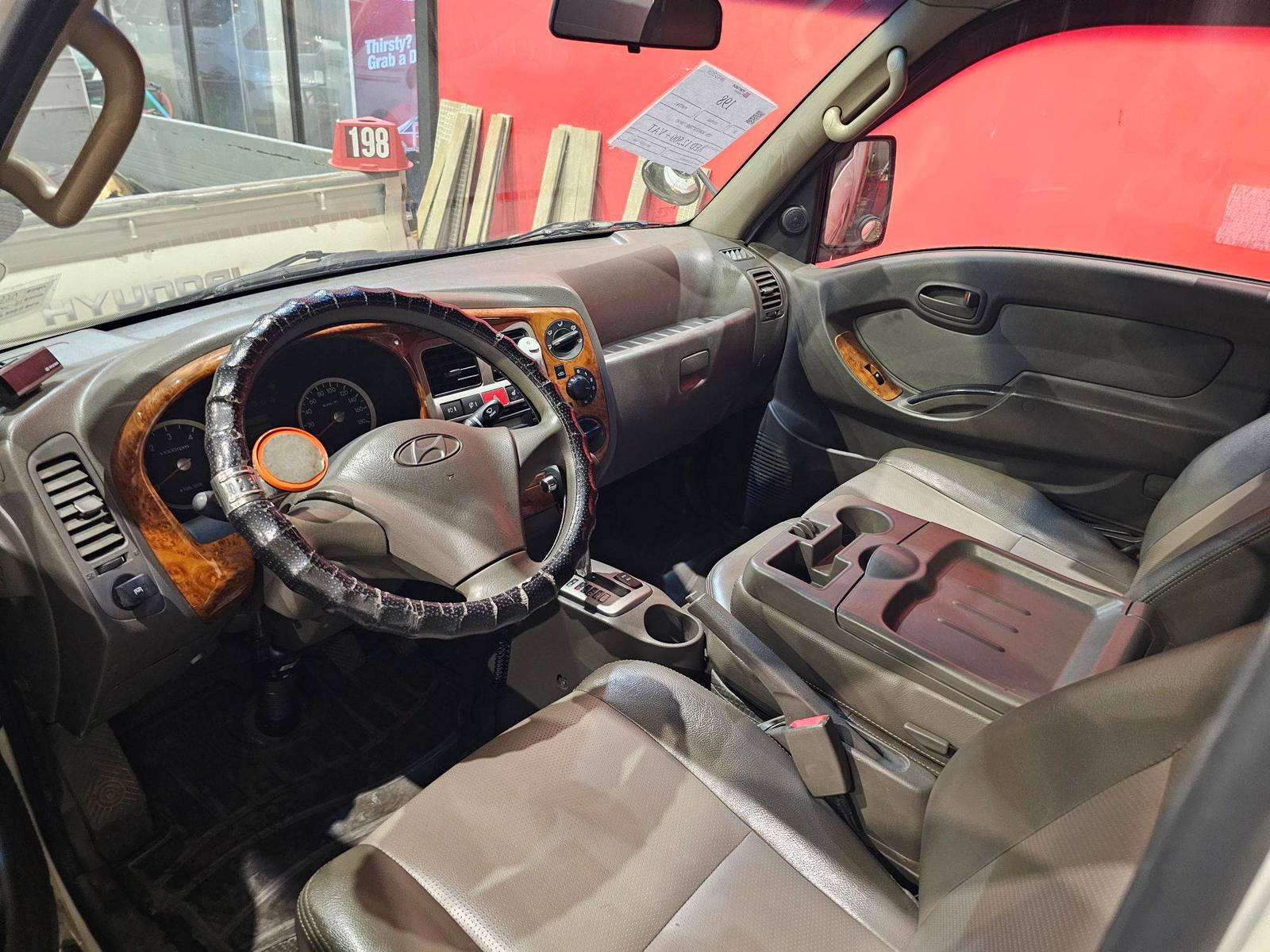 2011 HYUNDAI PORTER 2 — 235330 KM — Lot 758080 — Main - Marhaba Auctions Used Cars - Image 6