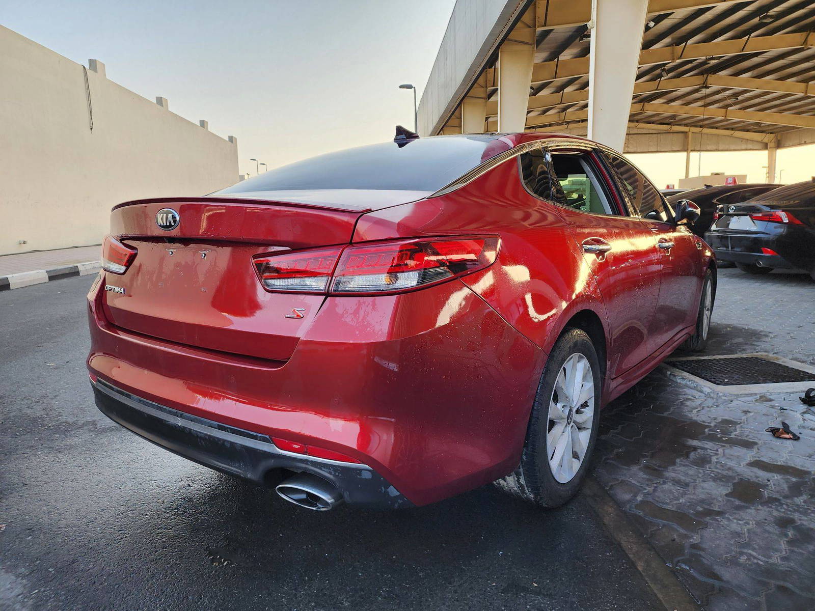 2018 KIA OPTIMA — 119637 Miles — Lot 413922 — Souq - Marhaba Auctions Used Cars - Image 3