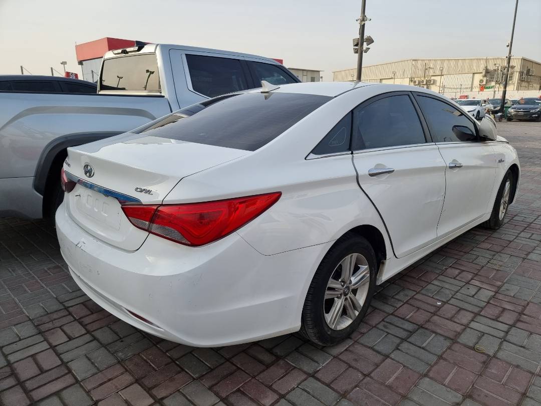 2013 HYUNDAI SONATA — 108398 KM — Lot 215478 — Souq - Marhaba Auctions Used Cars - Image 4
