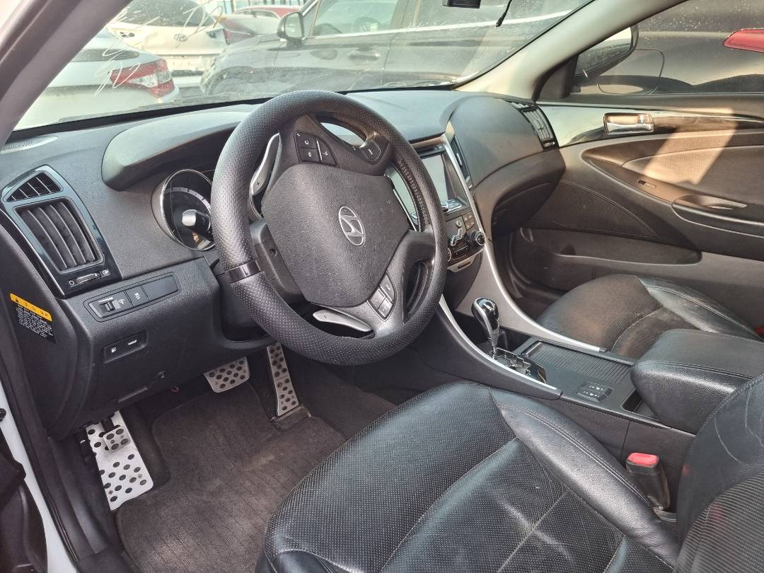 2010 HYUNDAI SONATA — 233478 KM — Lot 215487 — Main - Marhaba Auctions Used Cars - Image 6