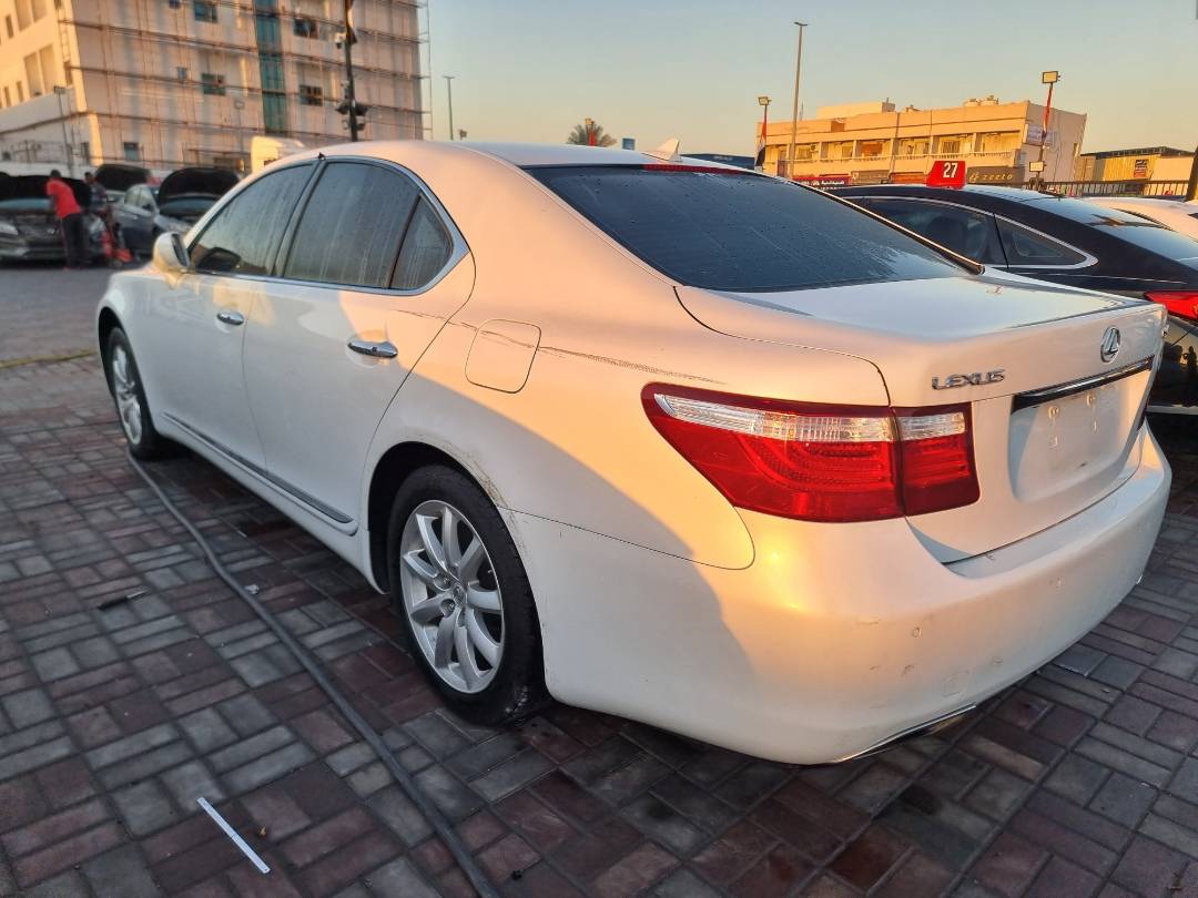 2008 LEXUS LS 460 — 185547 Miles — Lot 125487 — Ind. 12 - Marhaba Auctions Used Cars - Image 5