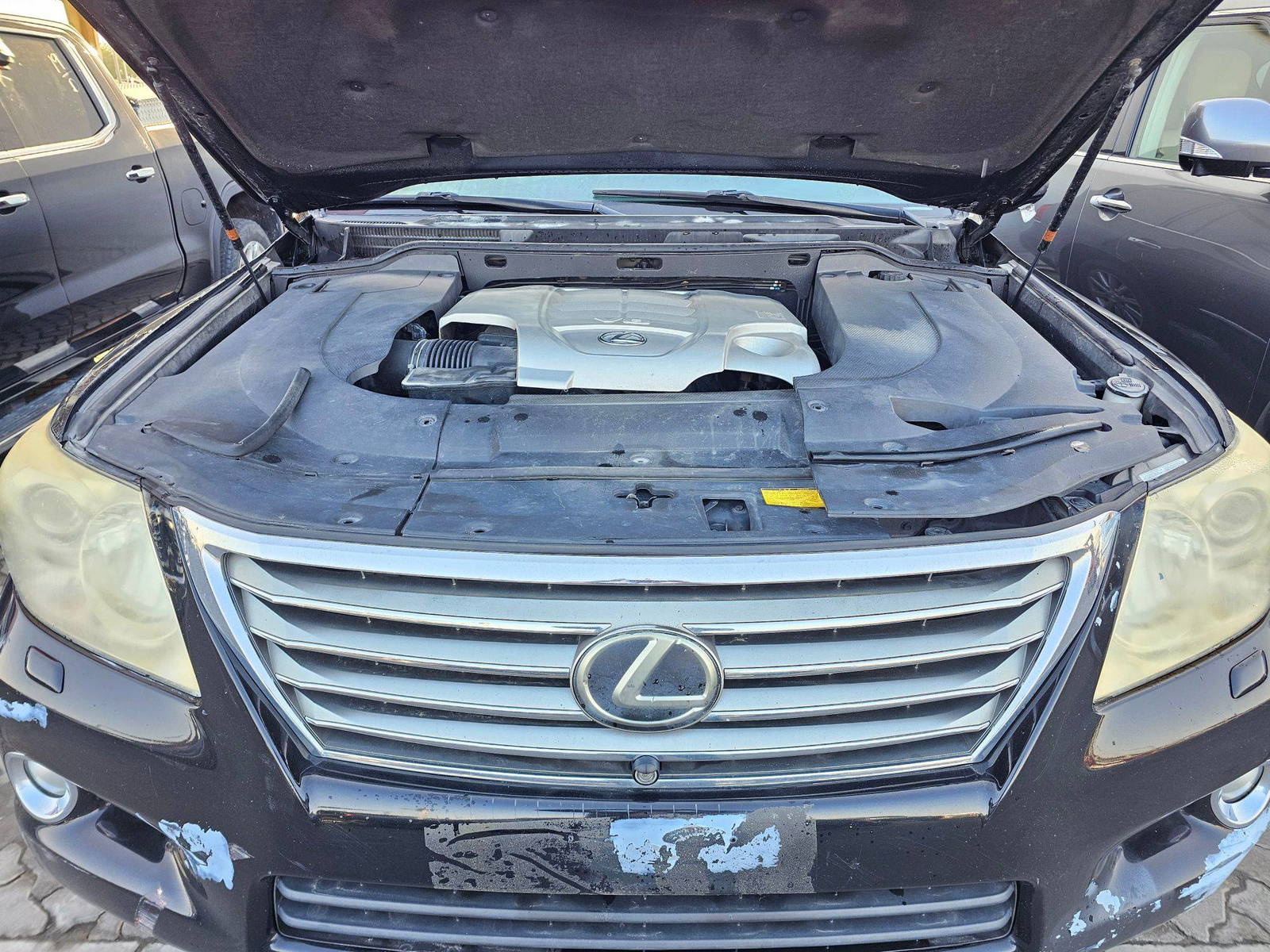 2011 LEXUS LX 570 — 240318 Miles — Lot B4081312 — Souq - Marhaba Auctions Used Cars - Image 13