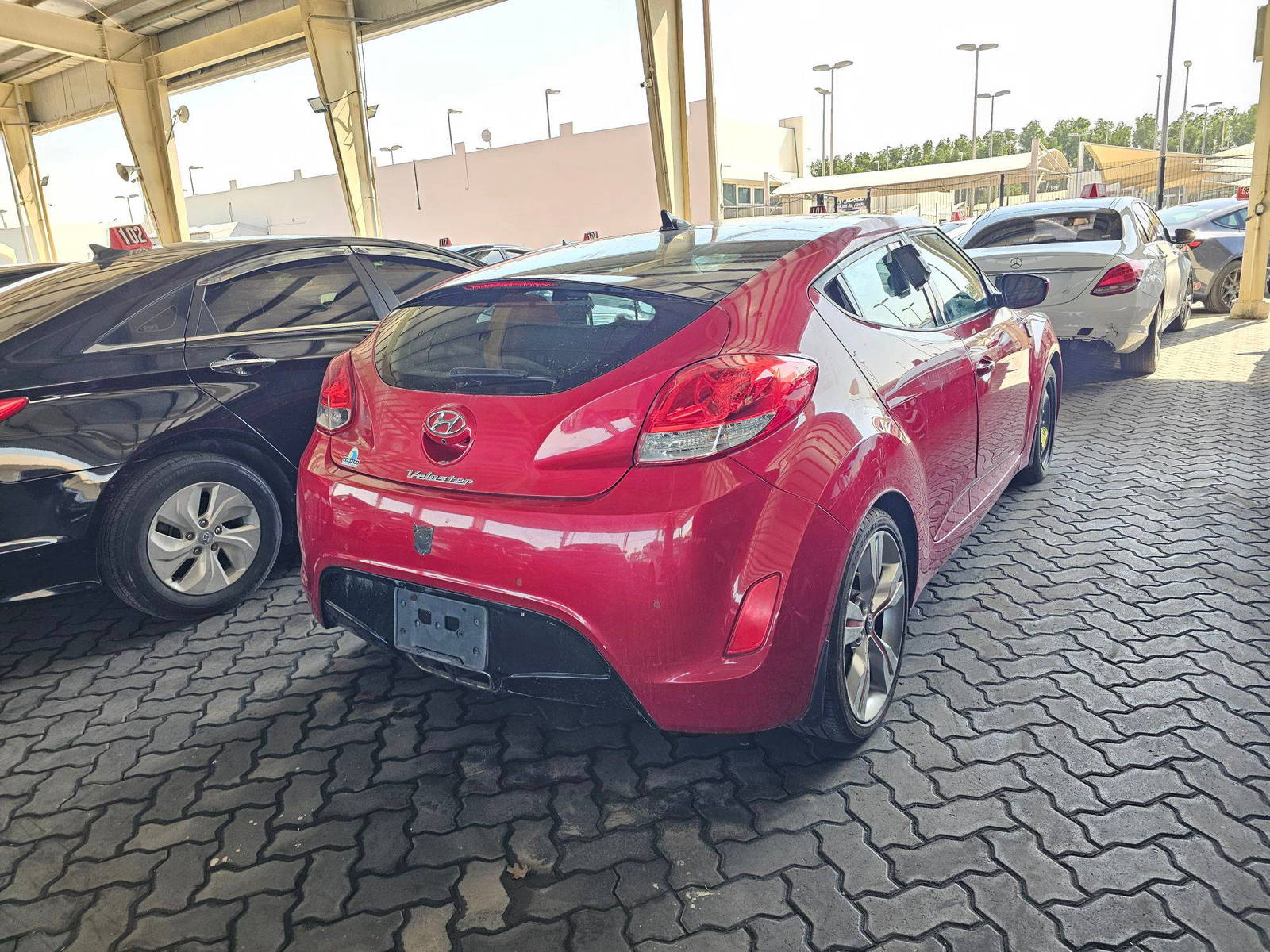 2013 HYUNDAI VELOSTER — 123746 Miles — Lot 142638 — Souq - Marhaba Auctions Used Cars - Image 4