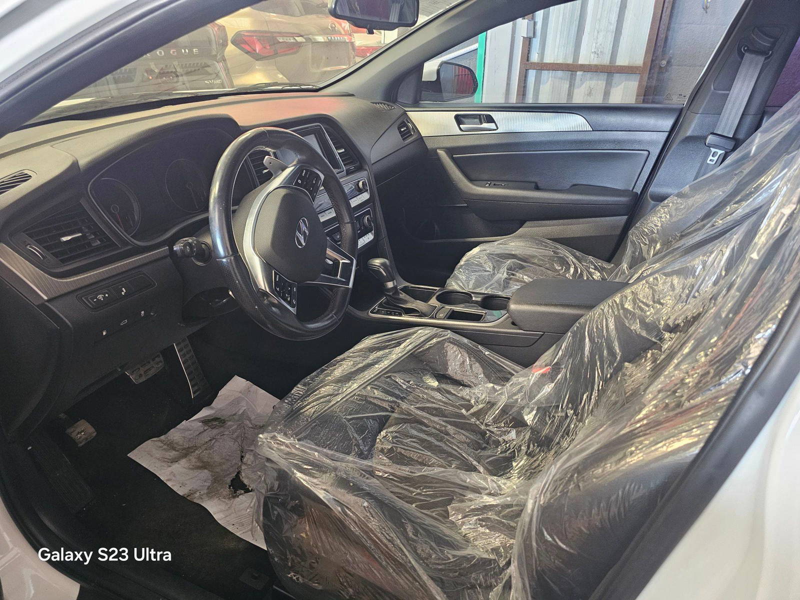 2018 HYUNDAI SONATA — 122904 Miles — Lot JH688144 — Main - Marhaba Auctions Used Cars - Image 8