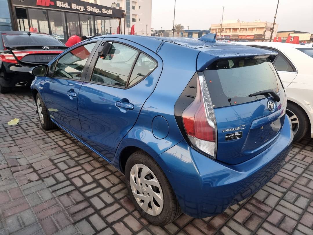 2015 TOYOTA PRIUS C — 201633 Miles — Lot 102805 — Souq - Marhaba Auctions Used Cars - Image 5