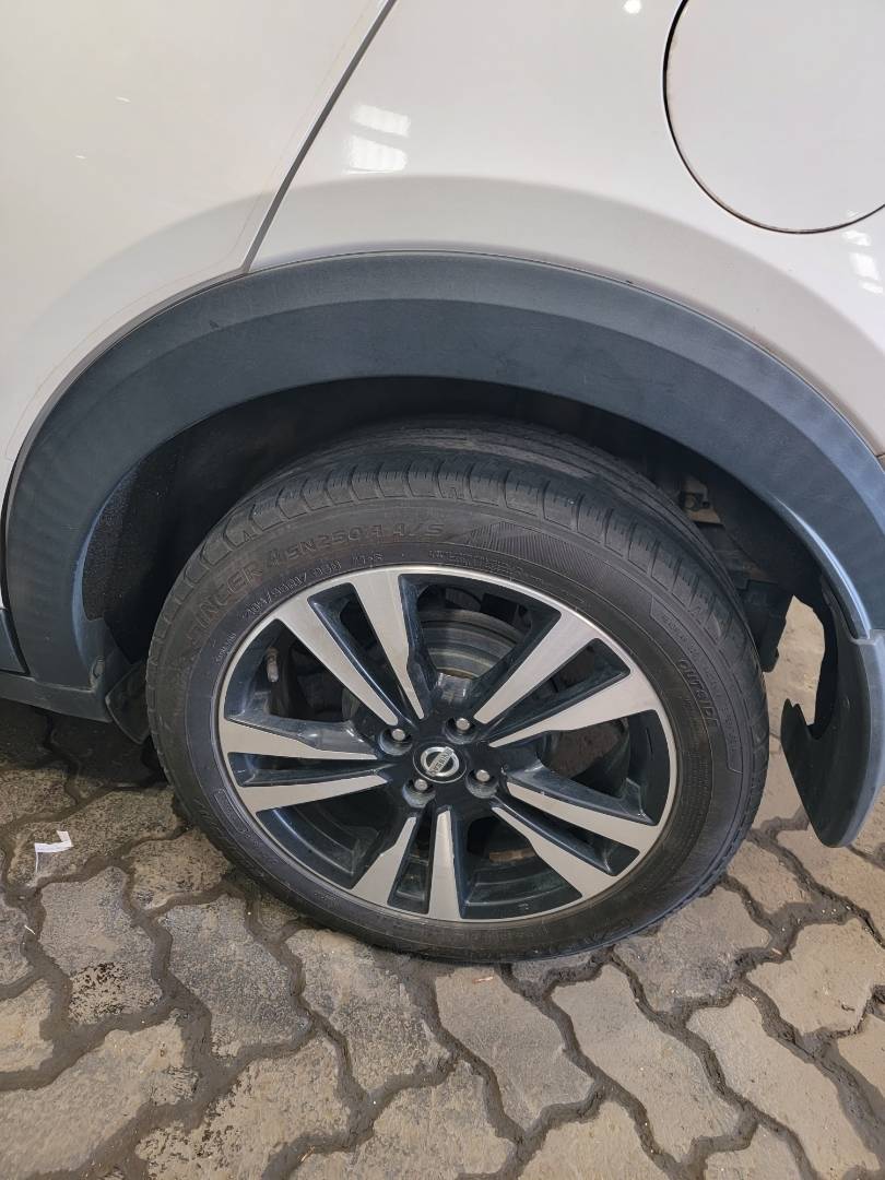 2018 NISSAN KICKS — 104754 Miles — Lot 509525 — Main - Marhaba Auctions Used Cars - Image 9