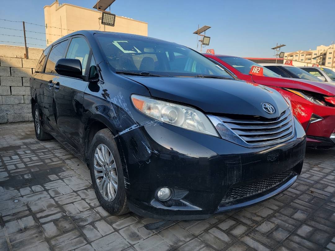2017 TOYOTA SIENNA — Lot HS878210 — Main - Marhaba Auctions Used Cars - Image 5