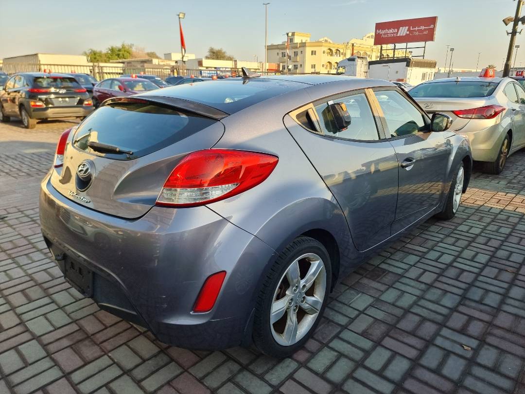 2013 HYUNDAI VELOSTER — 197303 Miles — Lot 40189946 — Ind. 12 - Marhaba Auctions Used Cars - Image 4