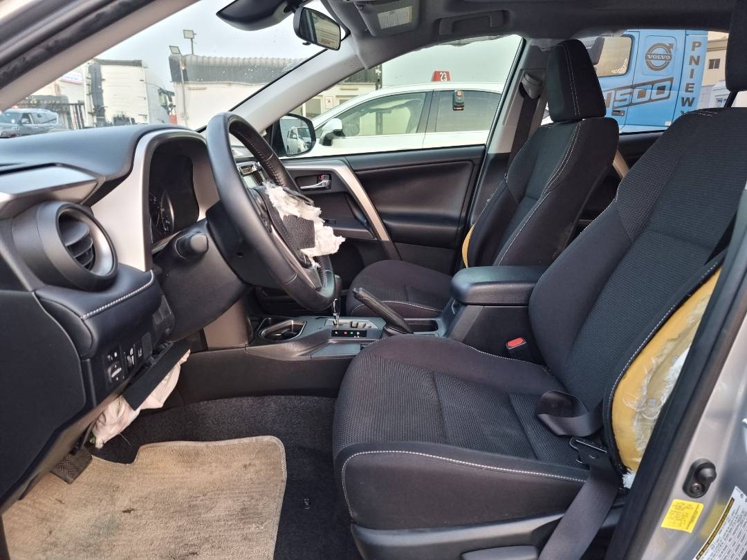 2018 TOYOTA RAV4 — 37043 Miles — Lot 40741683 — Souq - Marhaba Auctions Used Cars - Image 8