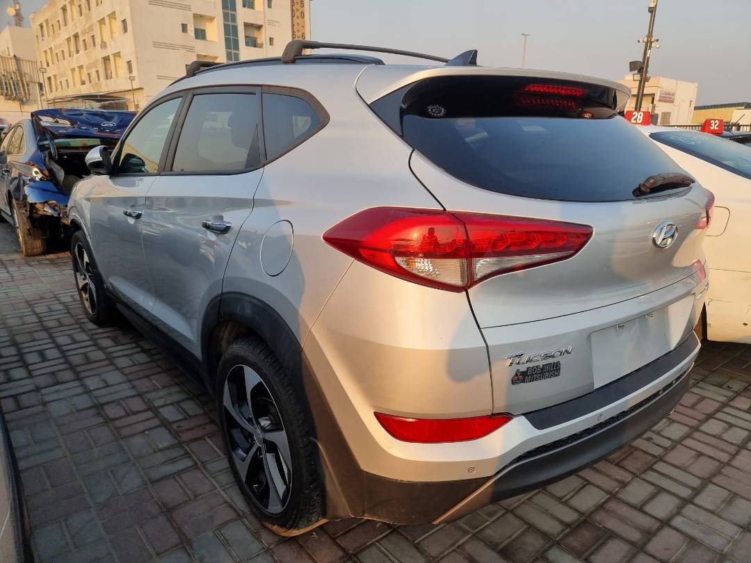 2016 HYUNDAI TUCSON — 160210 Miles — Lot 125487 — Ind. 12 - Marhaba Auctions Used Cars - Image 4