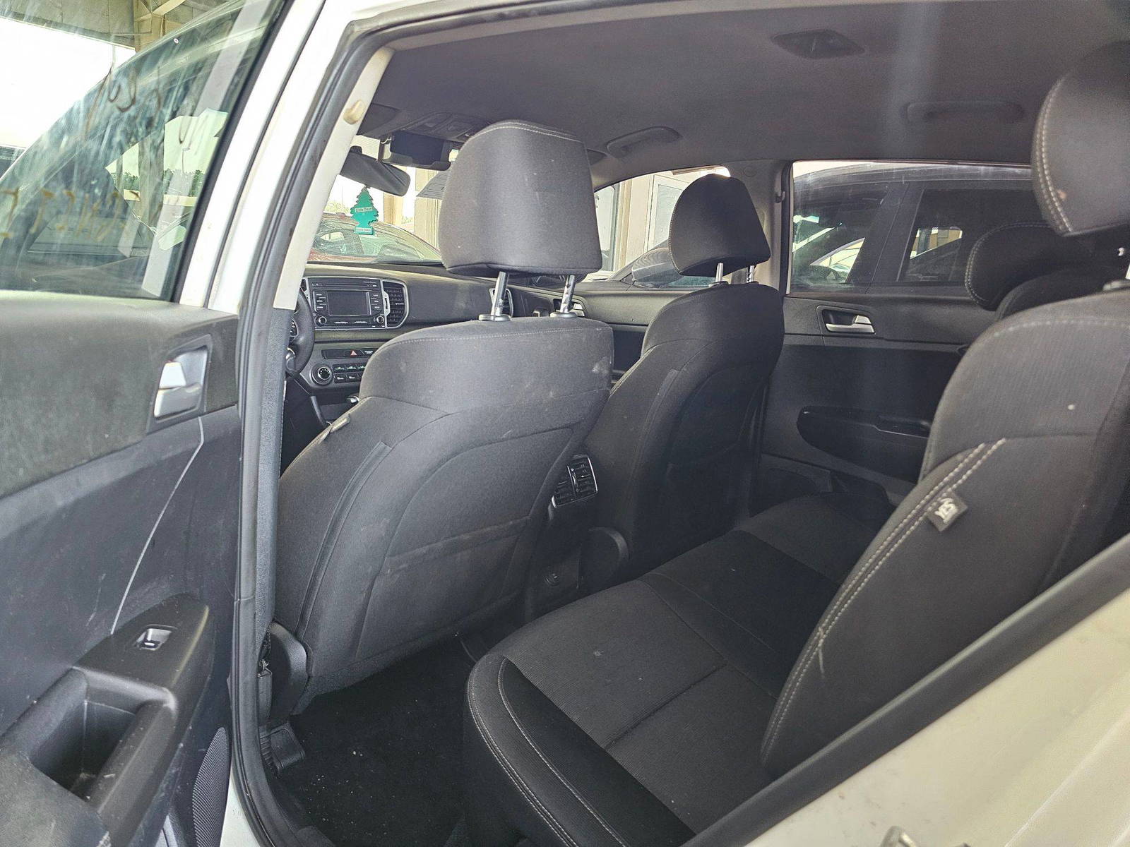 2018 KIA SPORTAGE — 152677 Miles — Lot 3869634 — Souq - Marhaba Auctions Used Cars - Image 6
