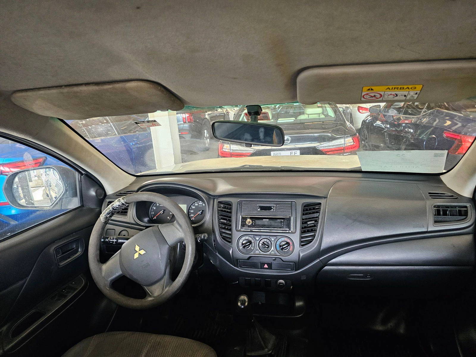 2019 MITSUBISHI pickup — 333241 KM — Lot 9KH023580 — Main - Marhaba Auctions Used Cars - Image 7
