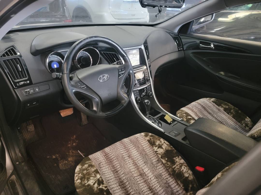 2010 HYUNDAI SONATA — 98743 Miles — Lot A012187 — Main - Marhaba Auctions Used Cars - Image 8