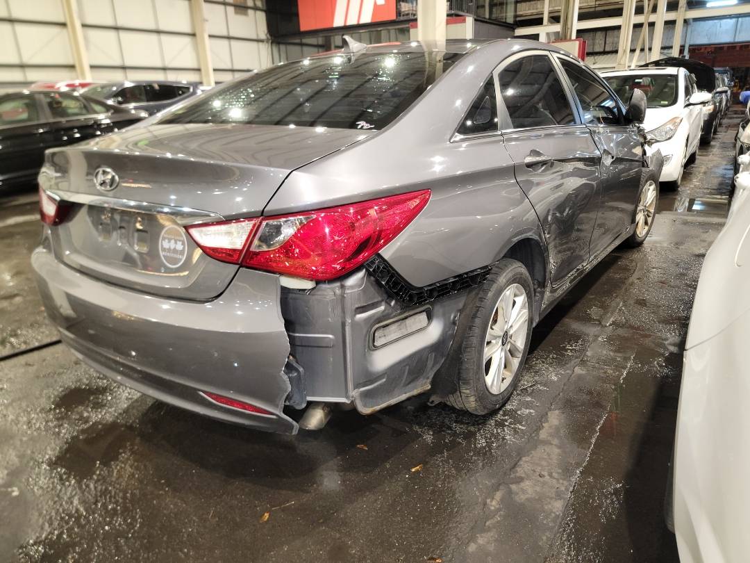 2011 HYUNDAI SONATA — 267446 Miles — Lot 71077413 - Marhaba Auctions Used Cars - Image 4