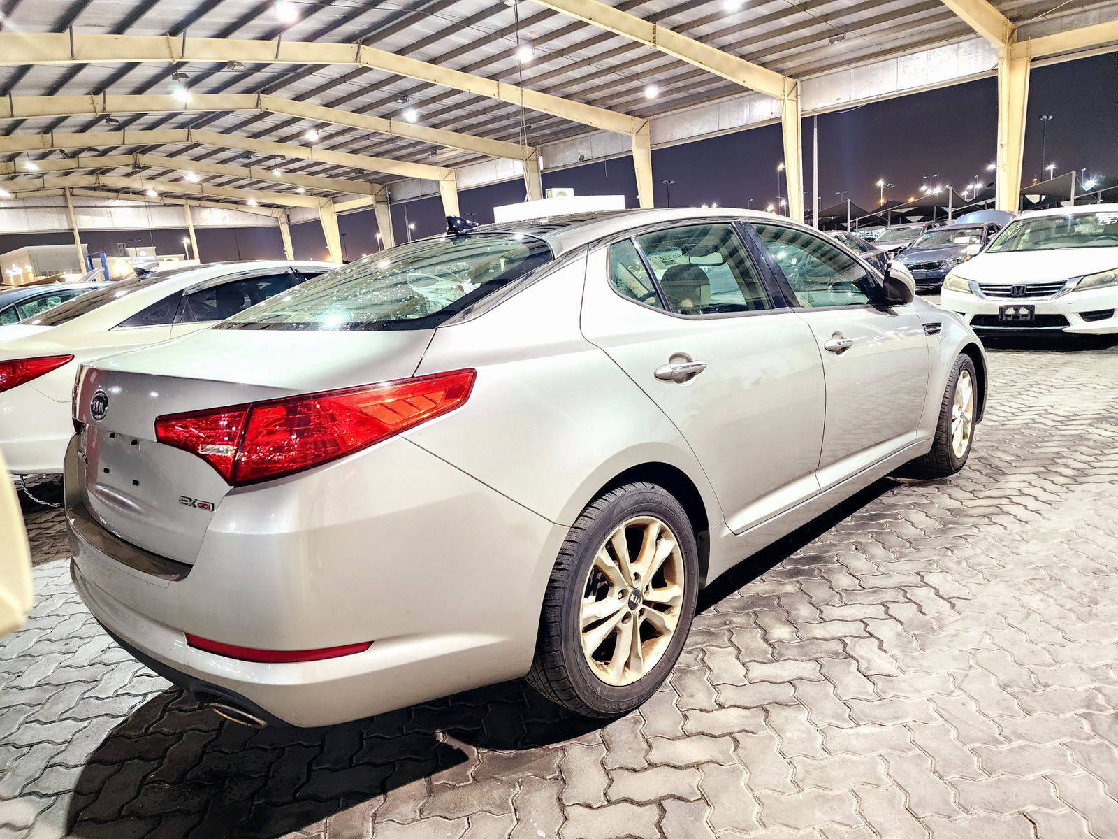 2011 KIA OPTIMA — 154547 Miles — Lot 40807342 — Souq - Marhaba Auctions Used Cars - Image 3
