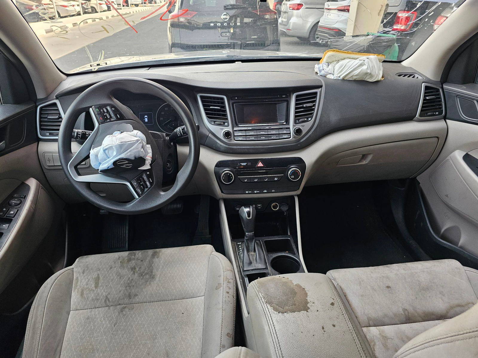 2017 HYUNDAI TUCSON — 164522 Miles — Lot HU295463 — Souq - Marhaba Auctions Used Cars - Image 7