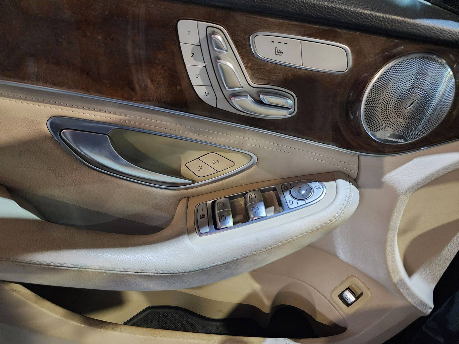 2015 MERCEDES BENZ C300 — 153435 Miles — Lot 29658 — Al Quoz - Marhaba Auctions Used Cars - Image 12