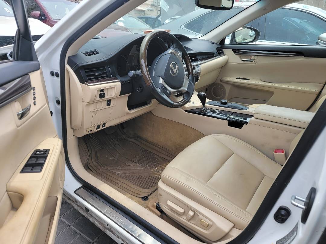 2013 LEXUS ES 350 — 189732 Miles — Lot 2035196 — Souq - Marhaba Auctions Used Cars - Image 8