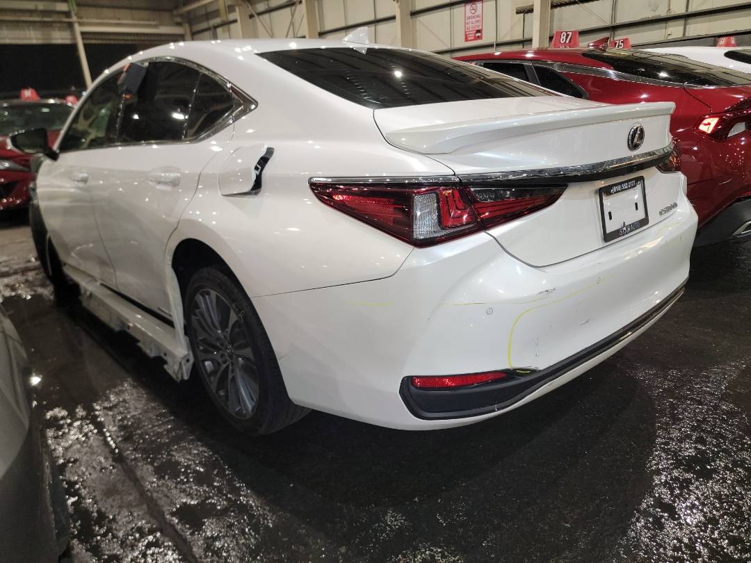 2021 LEXUS ES 300H — 60672 Miles — Lot 36822444 - Marhaba Auctions Used Cars - Image 3