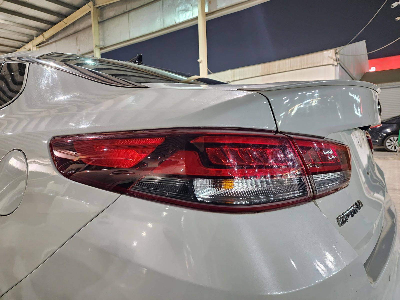 2018 KIA OPTIMA — 76906 Miles — Lot 33884 — Souq - Marhaba Auctions Used Cars - Image 10