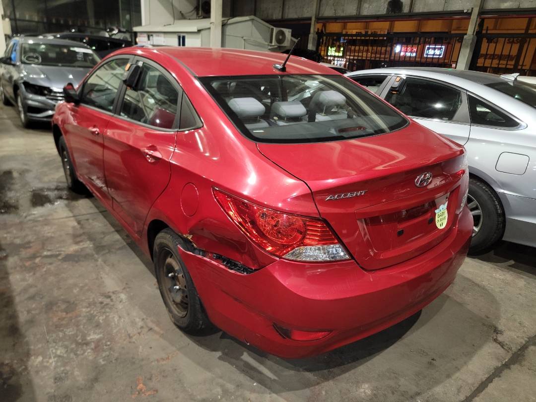2013 HYUNDAI ACCENT — 130121 Miles — Lot 67813213 - Marhaba Auctions Used Cars - Image 4