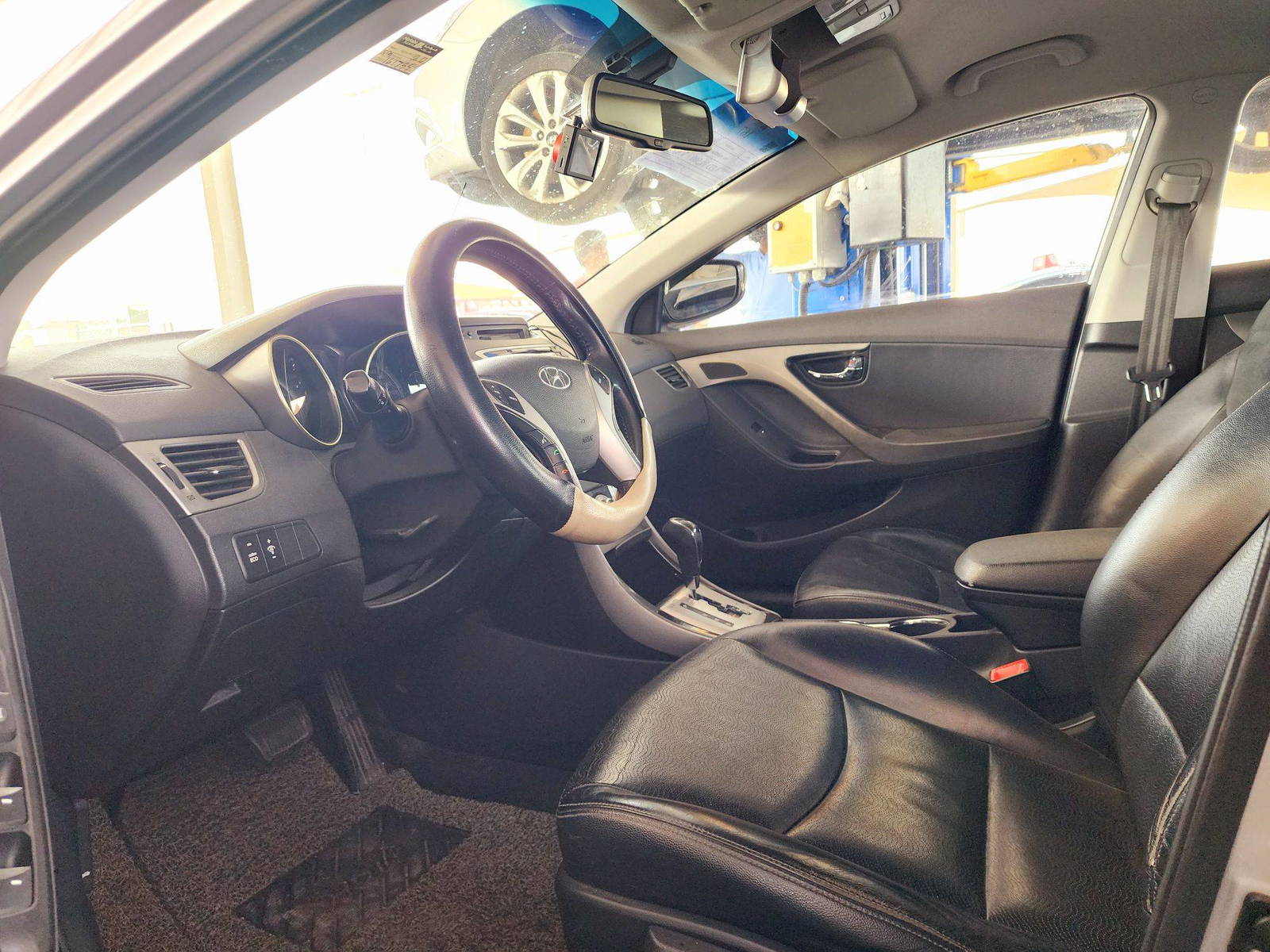 2011 HYUNDAI AVANTE — 161755 KM — Lot 067291 — Ind. 12 - Marhaba Auctions Used Cars - Image 8