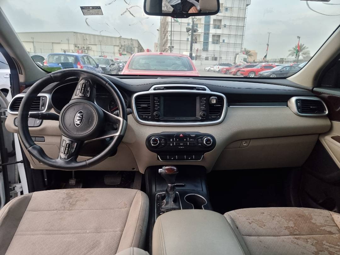 2018 KIA SORENTO — 142237 Miles — Lot 402005 — Souq - Marhaba Auctions Used Cars - Image 8