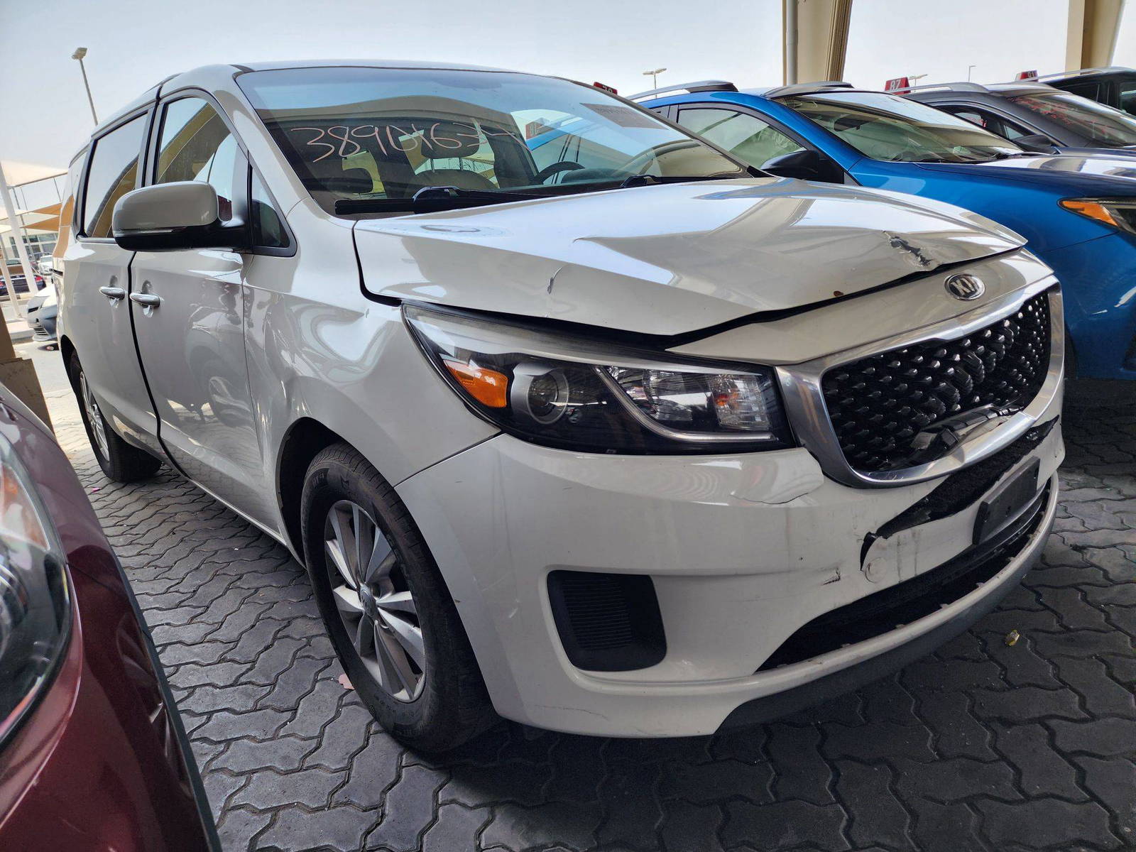 2015 KIA SEDONA — 181613 Miles — Lot 38901634 — Souq - Marhaba Auctions Used Cars - Image 6